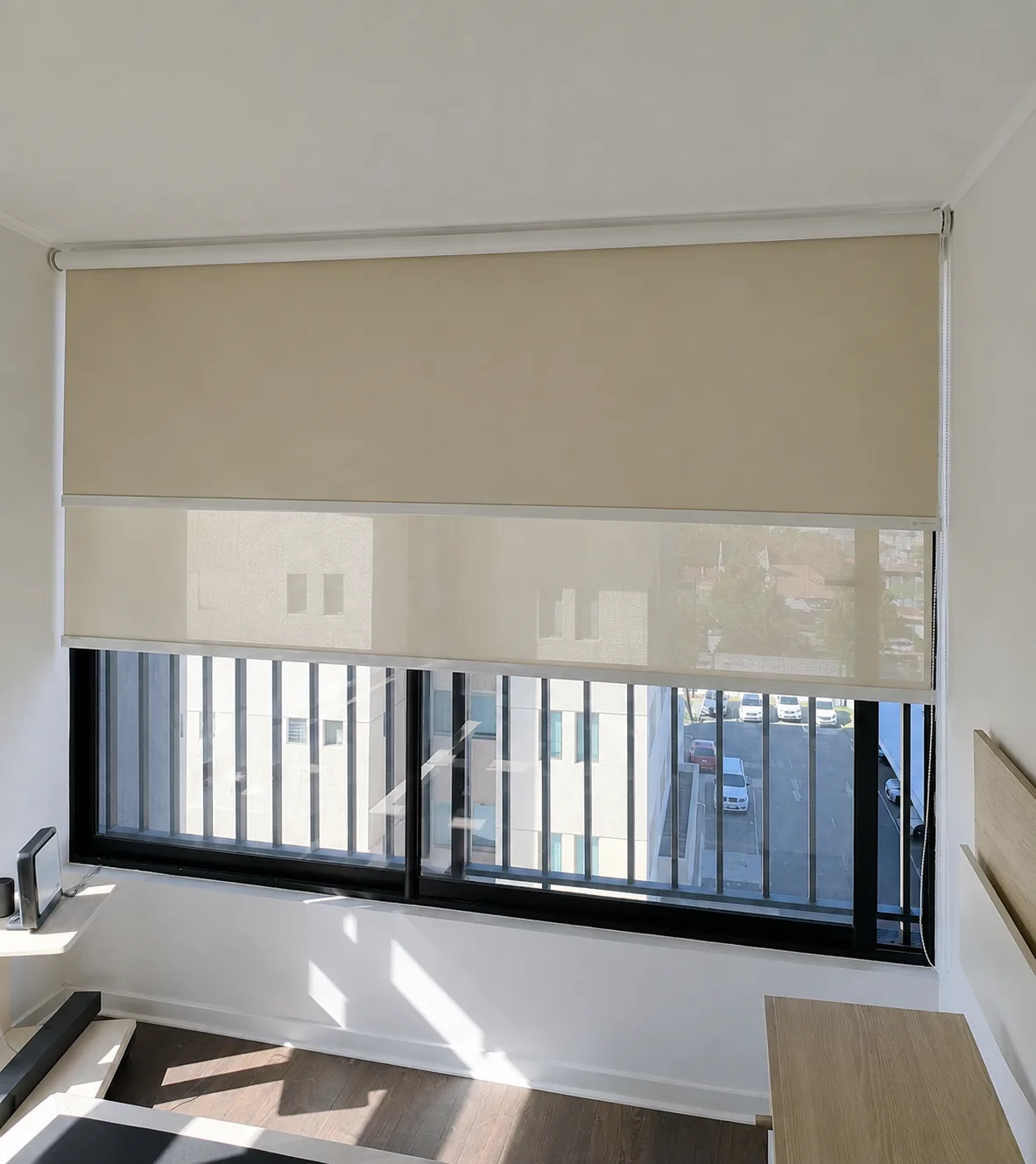 Cortina doble Screen + Blackout beige para dormitorio - imagen referencial