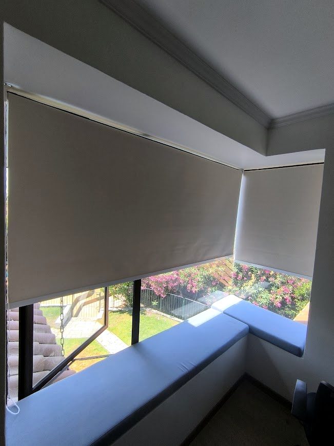 Roller Screen Andes Vista Chile
